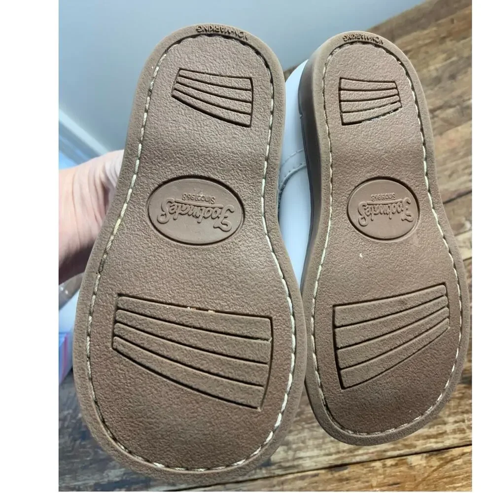 Footmates Todd White Leather Oxford Boys shoes size 4‎